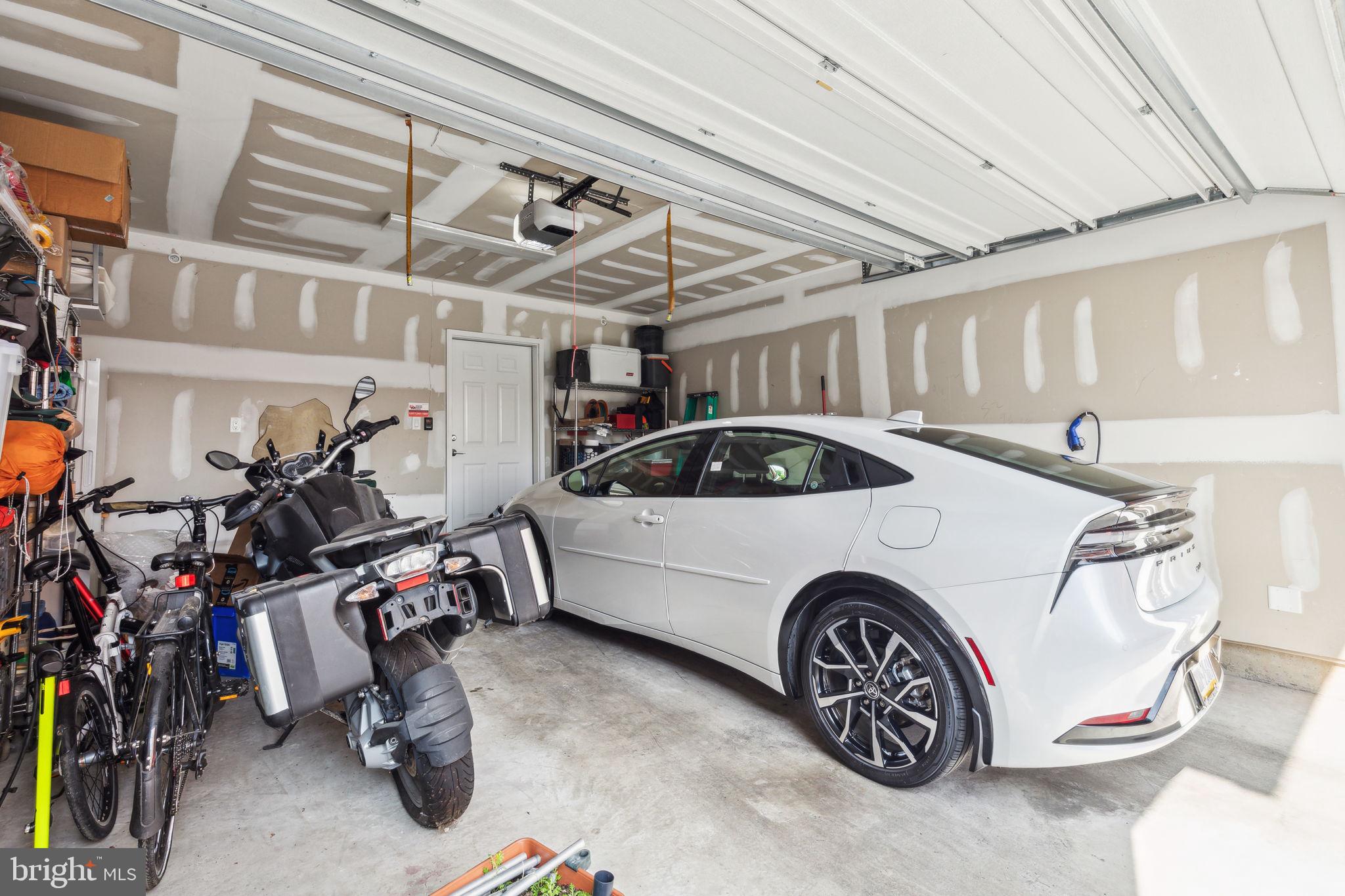 410 Reed Street Philadelphia, PA 19147 - Photo 35 of 39 a view of car garage