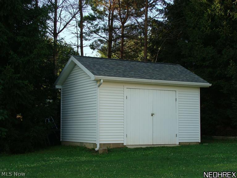 12080 Cook Road Salem, OH 44460 - Photo 10 of 12 Gallery Image 10