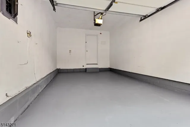 $3,500 | 21 Eton Court, Bedminster, NJ 07921