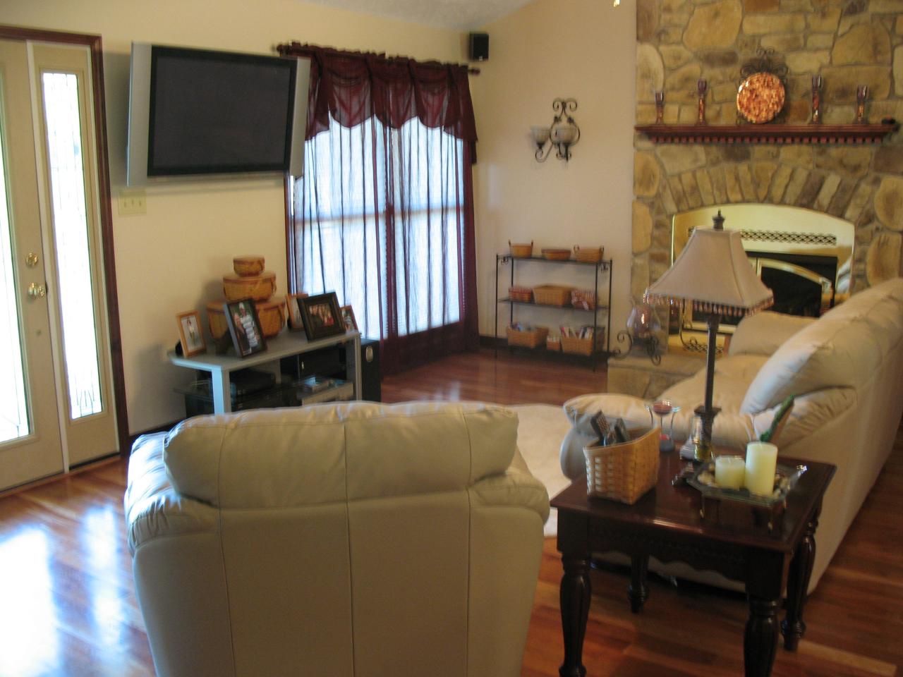 166 Newtown Road Buchanan, VA 24066 - Photo 3 of 9 Living Room