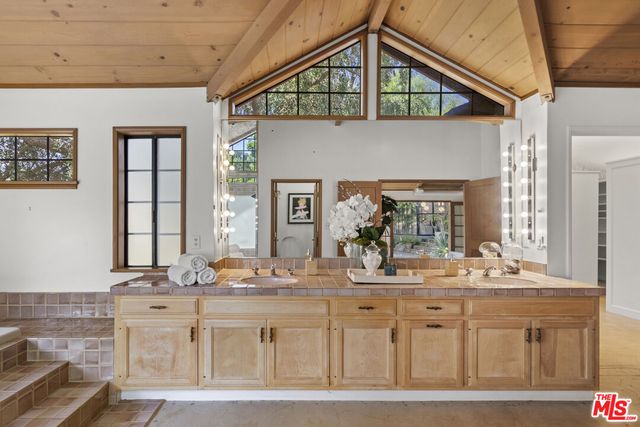 $3,475,000 | 10420 Kurt Street, Sylmar, CA 91342