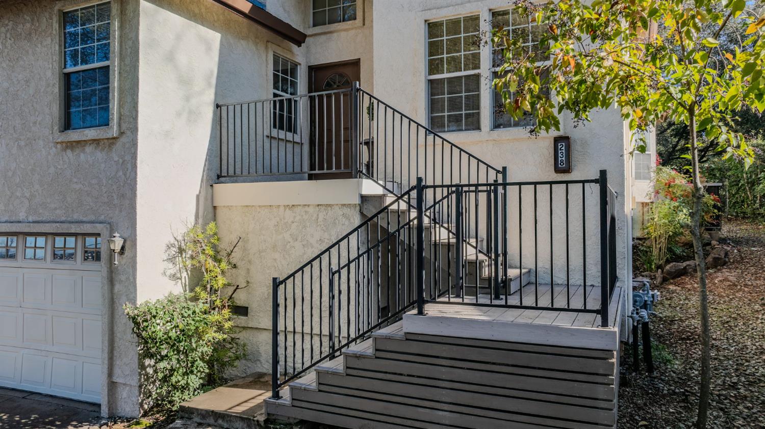 238 Highland Drive Sutter Creek, CA 95685 - Photo 44 of 52 a view of entryway