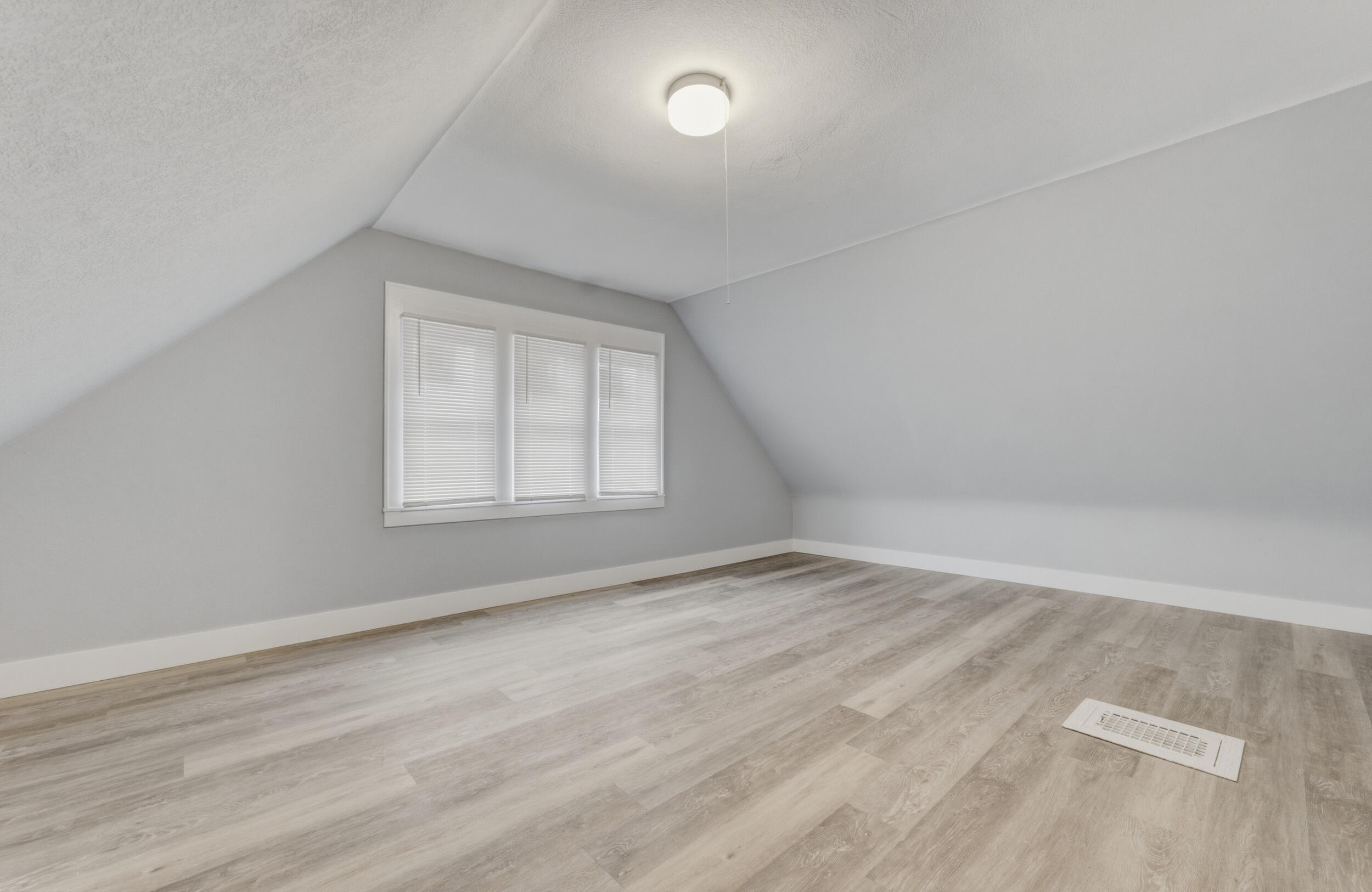 926 South 35th Street Milwaukee, WI 53215 - Photo 17 of 23 926 S 35th St