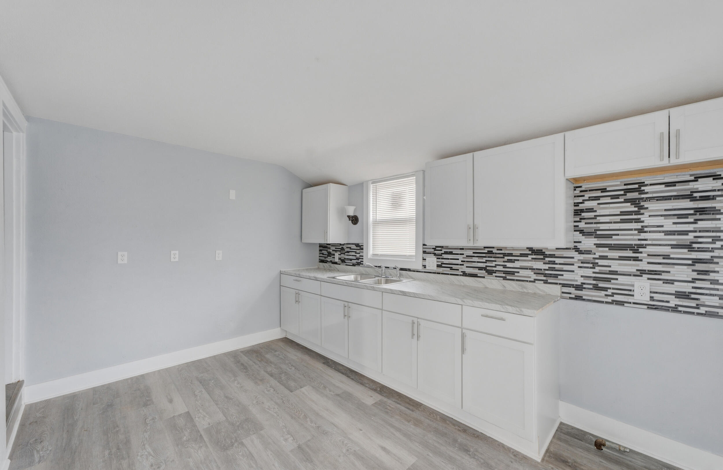926 South 35th Street Milwaukee, WI 53215 - Photo 8 of 23 926 S 35th St