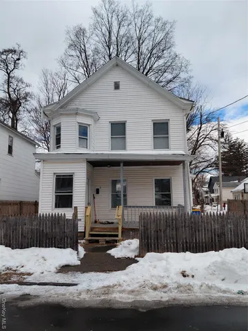 $1,800 | 80 Prospect Street, Unit 1, Kingston, NY 12401