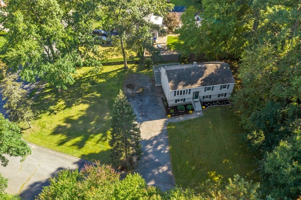 17 William Road Billerica, MA 01821 - Photo 4 of 41 Gallery Image 4