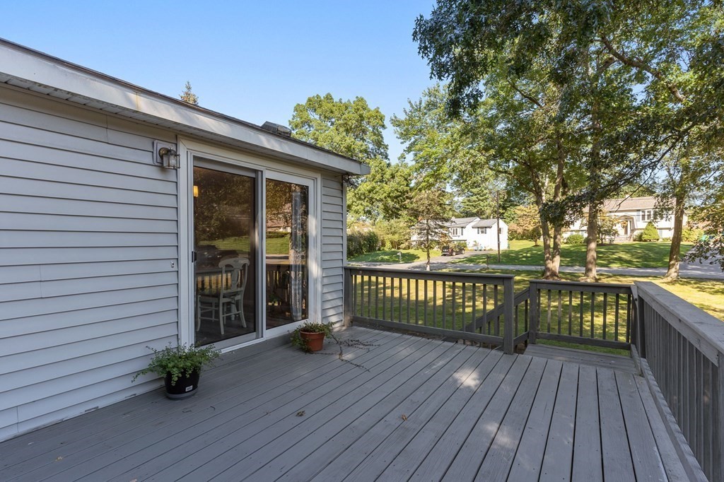 17 William Road Billerica, MA 01821 - Photo 8 of 41 Gallery Image 8