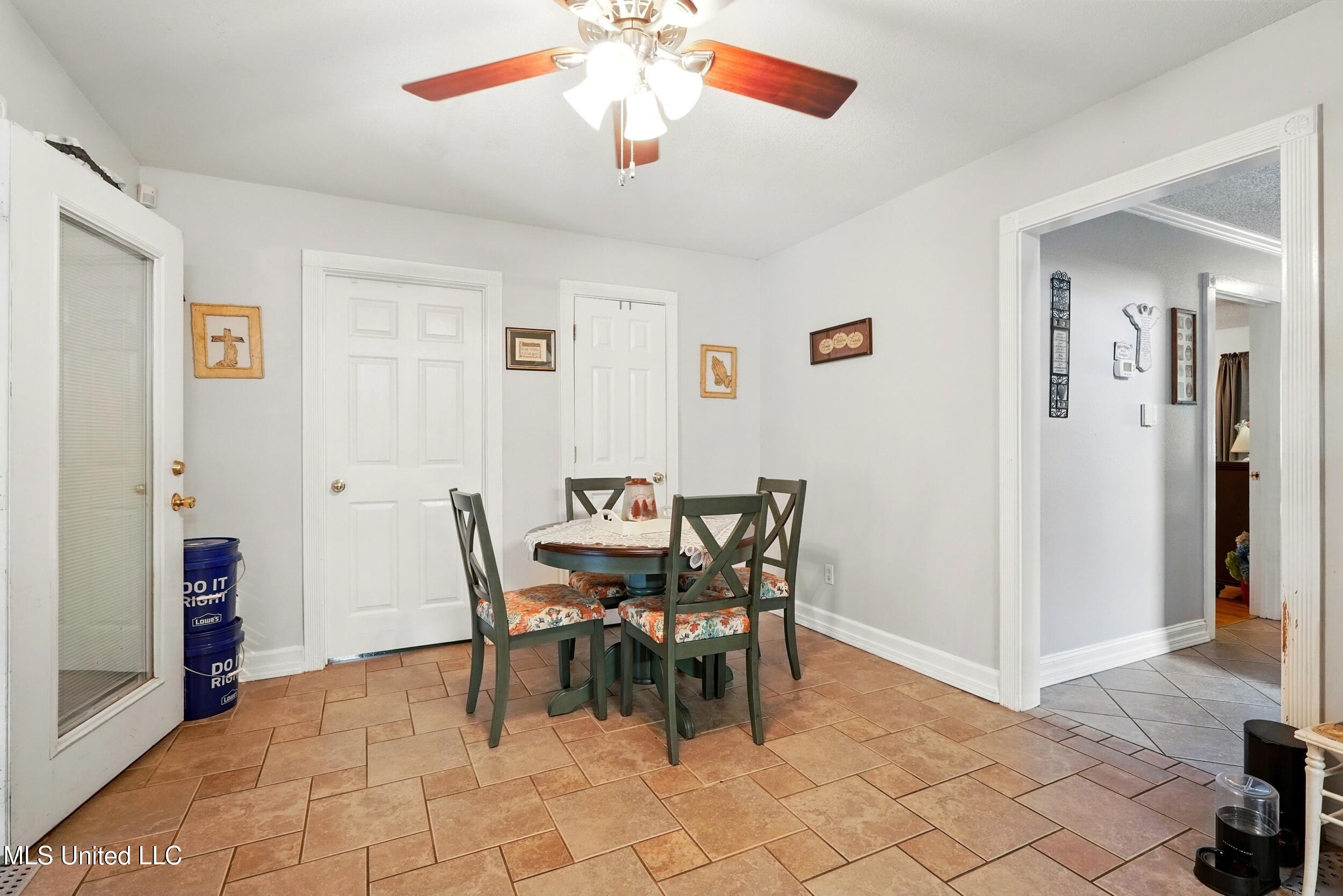 273 Slade Woodward Road Poplarville, MS 39470 - Photo 9 of 36 9_dining