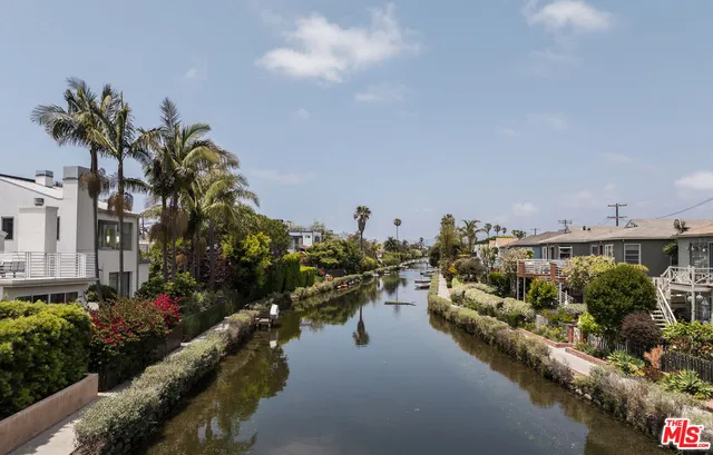 $2,095,000 | 3003 Grand Canal, Venice, CA 90291