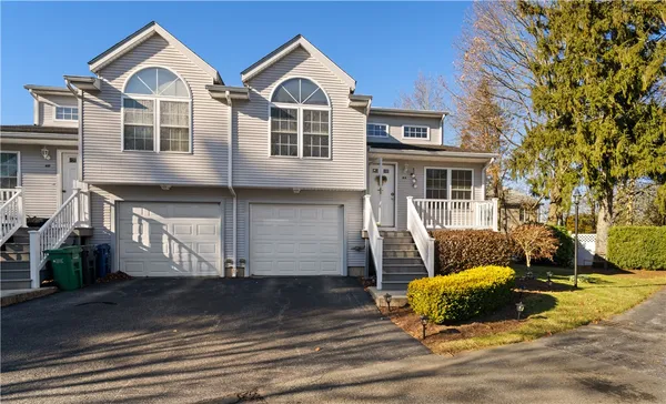 $450,000 | 11 College Hill Road, Unit 4A, Warwick, RI 02886