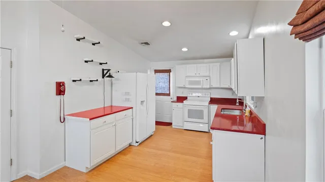 $474,900 | 11 College Hill Road, Unit 4A, Warwick, RI 02886