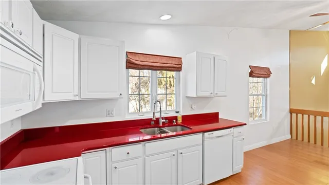 $474,900 | 11 College Hill Road, Unit 4A, Warwick, RI 02886