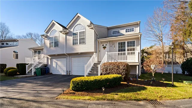 $474,900 | 11 College Hill Road, Unit 4A, Warwick, RI 02886