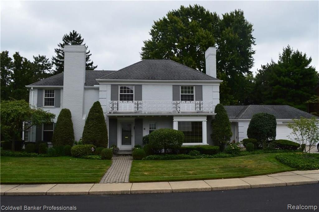 21 Beacon Hill Road Grosse Pointe Farms, MI 48236 - Photo 1 of 93