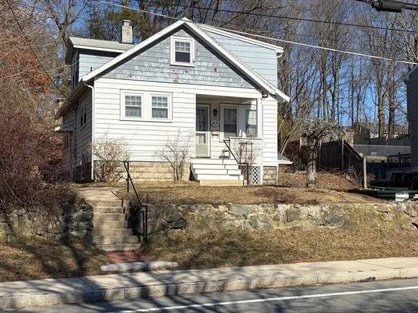 $629,000 | 319 West Street, Reading, MA 01867