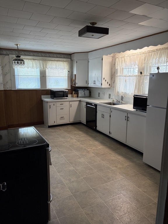 319 West Street Reading, MA 01867 - Photo 5 of 15