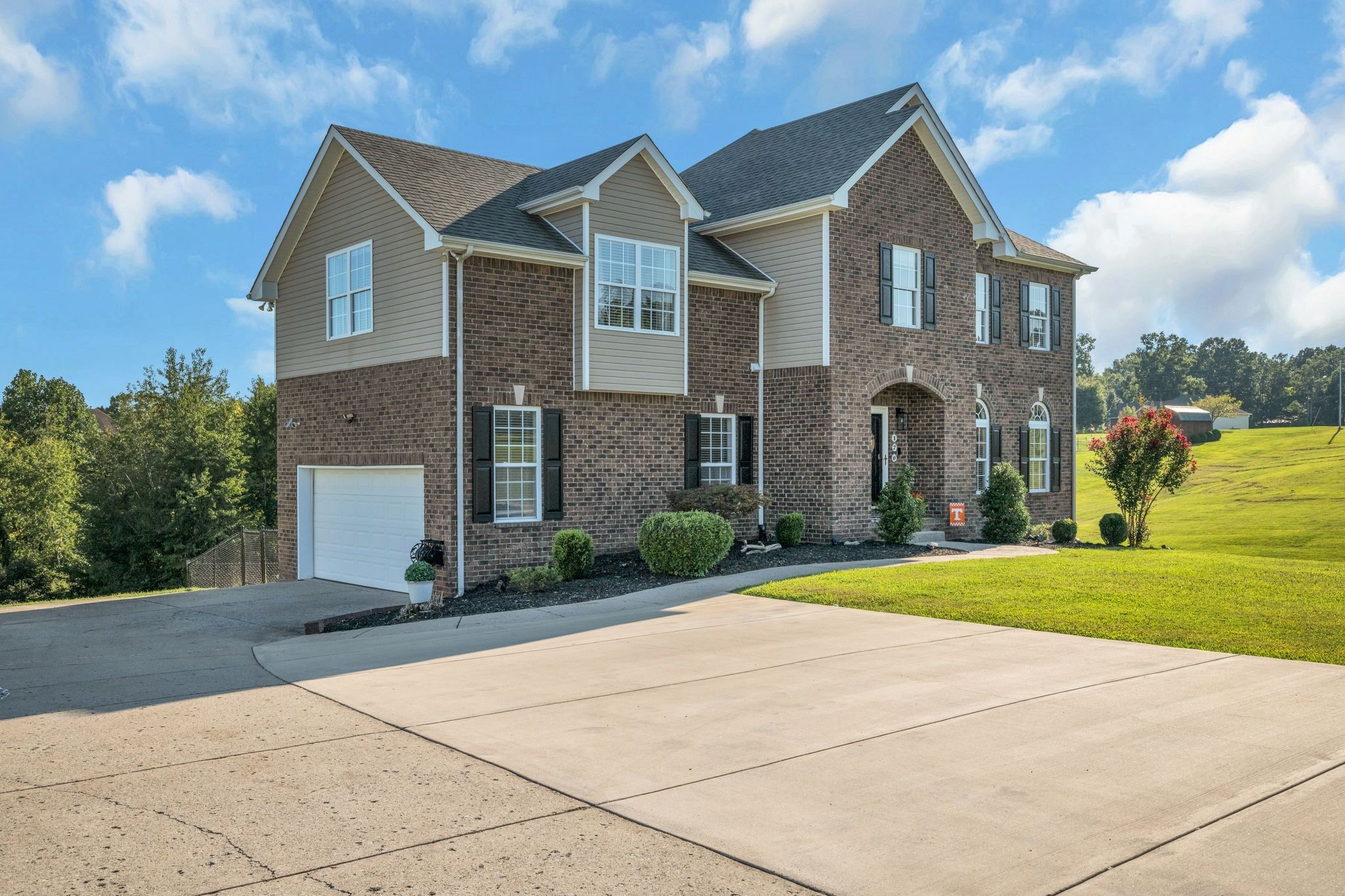 170 Lena Loop Burns, TN 37029 - Photo 2 of 40 Gallery Image 2