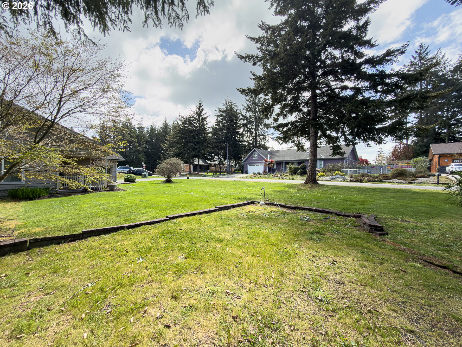 1185 11th Street Southeast Bandon, OR 97411 - Photo 45 of 48 a view of a volley ball court