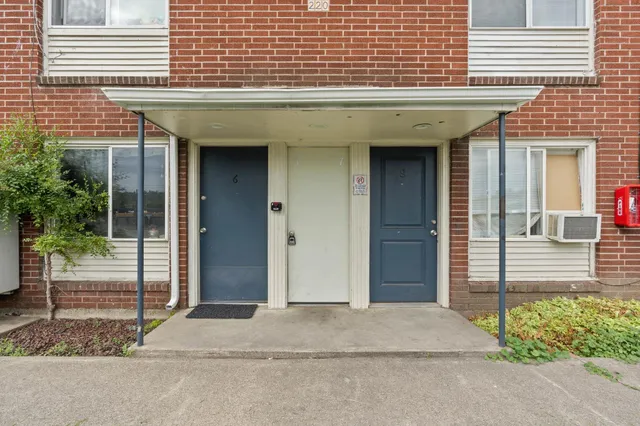 $1,400,000 | 220 South Elm Street, Spokane, WA 99201