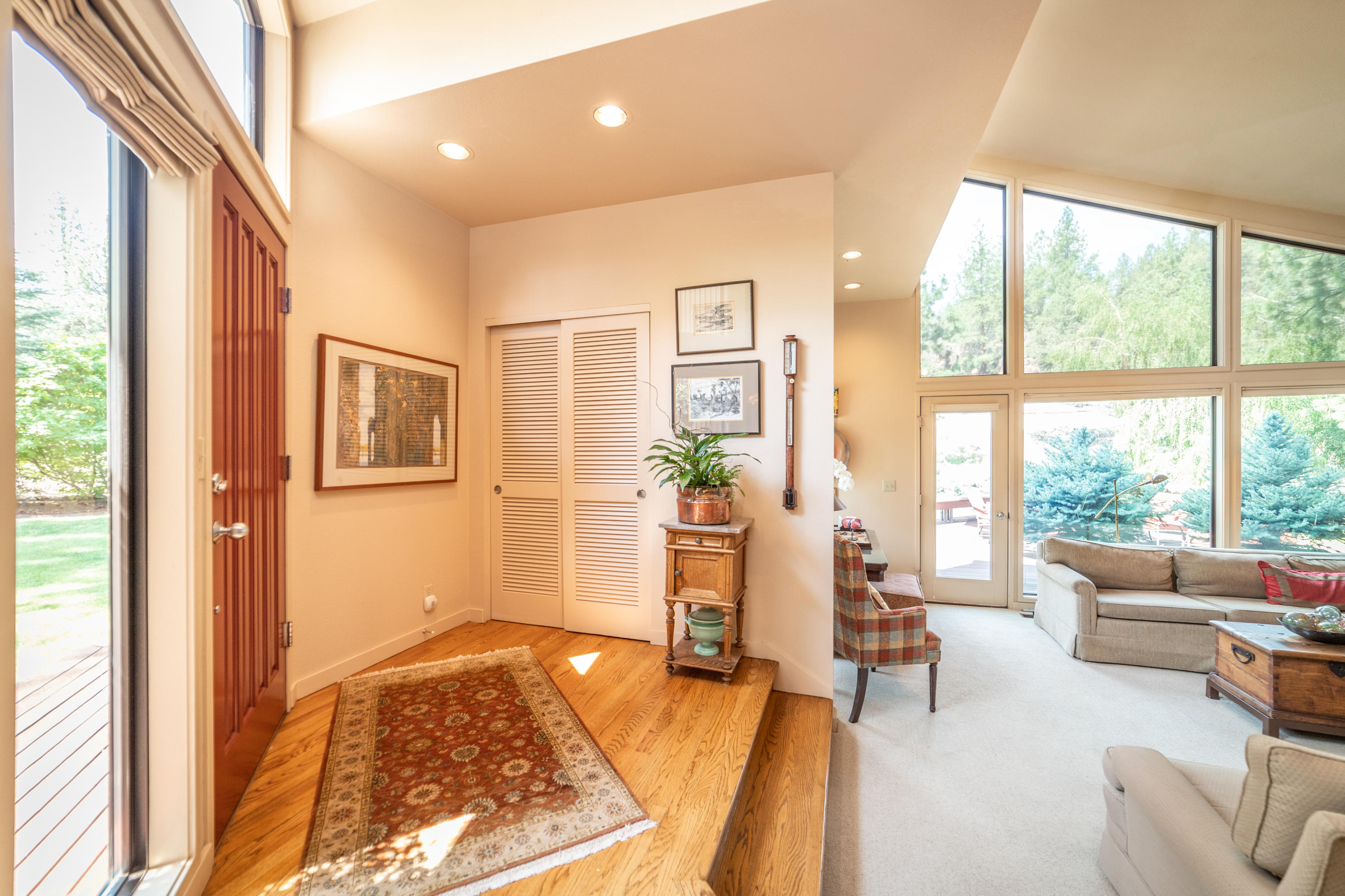 2020 Northwest Putnam Road Bend, OR 97703 - Photo 21 of 51 PhotoMyListing-21