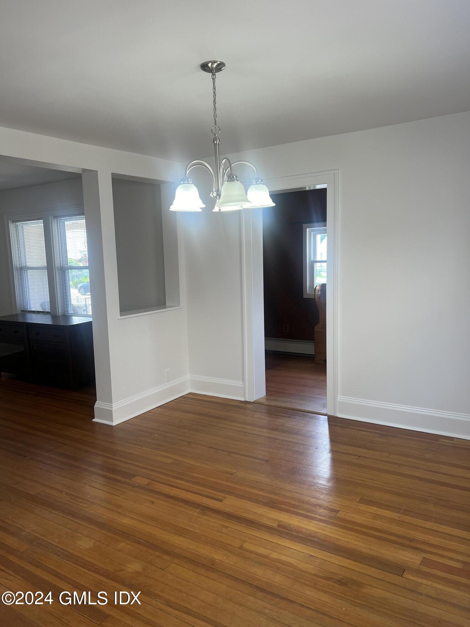 225 Hamilton Avenue, Unit 1 Greenwich, CT 06830 - Photo 11 of 39 Dining room