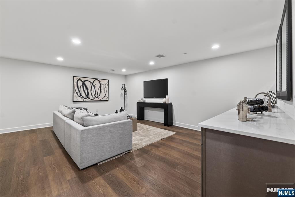 22 Gabriel Court, Unit 22 Paramus, NJ 07652 - Photo 30 of 38