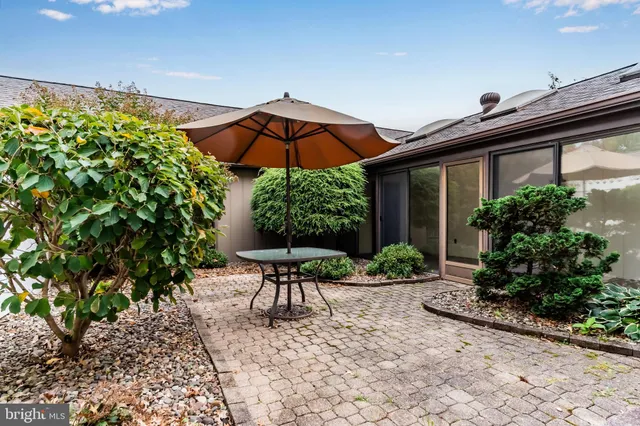 $359,900 | 48 Devonshire Square, Mechanicsburg, PA 17050