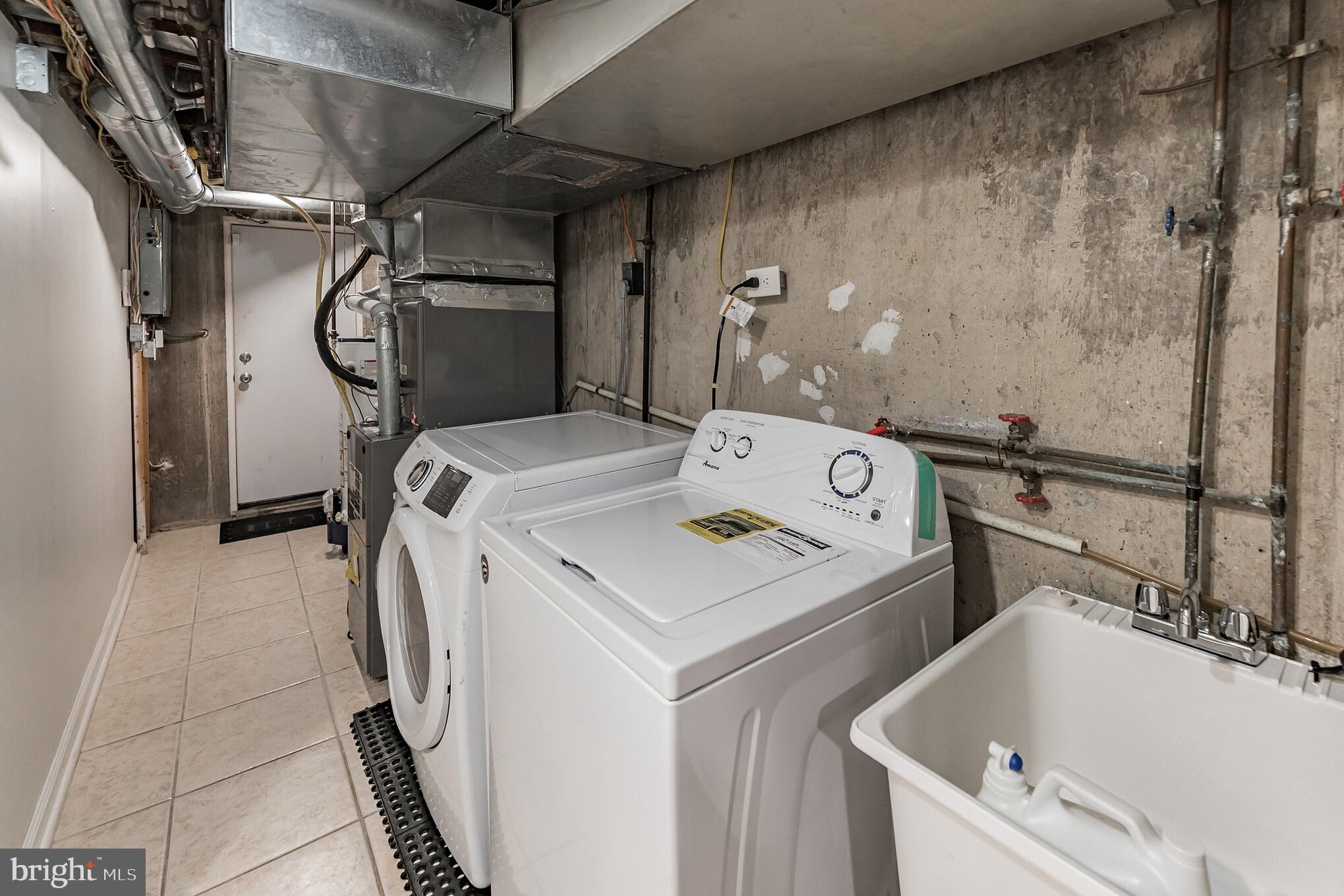 7553 Brentwood Road Philadelphia, PA 19151 - Photo 18 of 30 Convenient Laundry