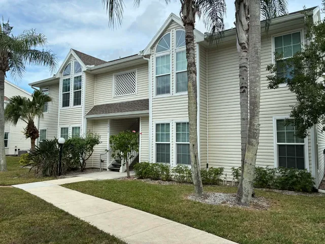 $1,900 | 1930 Westminster Circle, Unit 112, Vero Beach, FL 32966