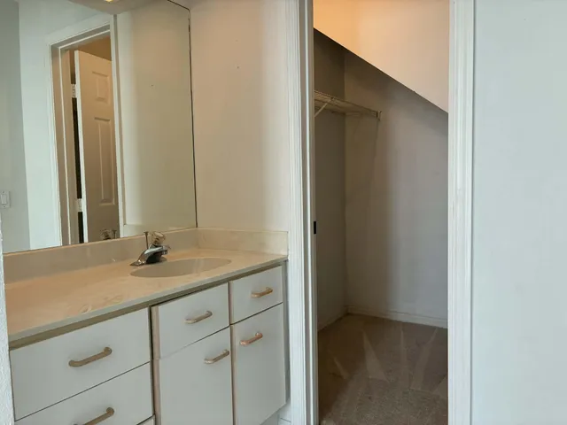 $1,900 | 1930 Westminster Circle, Unit 112, Vero Beach, FL 32966