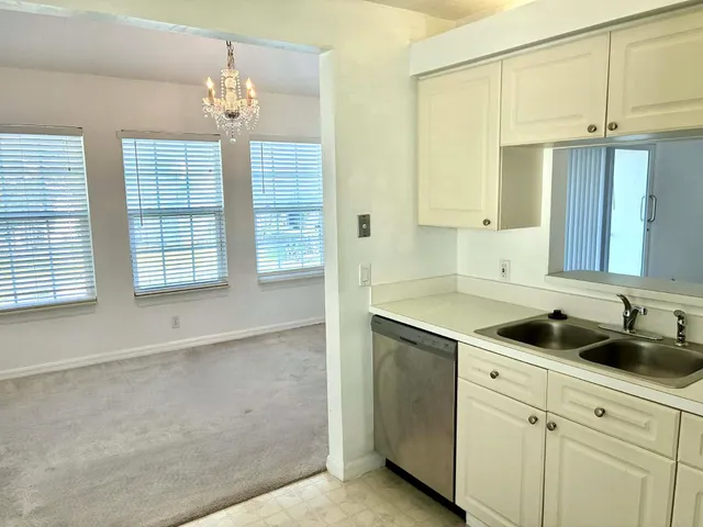$1,900 | 1930 Westminster Circle, Unit 112, Vero Beach, FL 32966