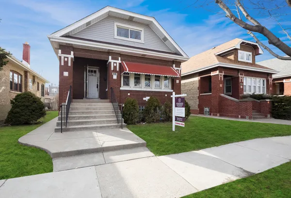 $610,000 | 1914 East Avenue, Berwyn, IL 60402