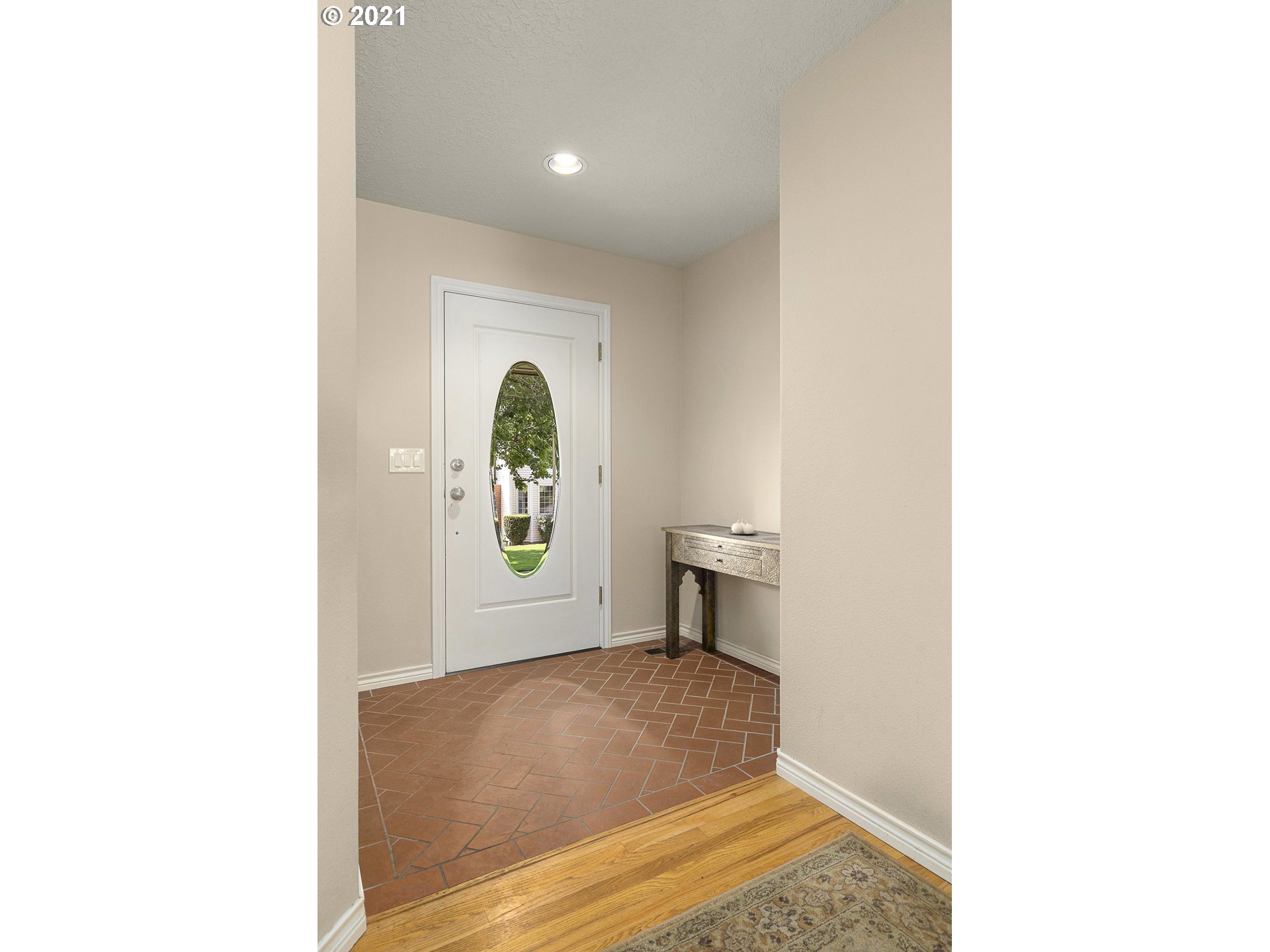 3916 Southwest Shattuck Road Portland, OR 97221 - Photo 5 of 28 a view of livingroom with furniture and window