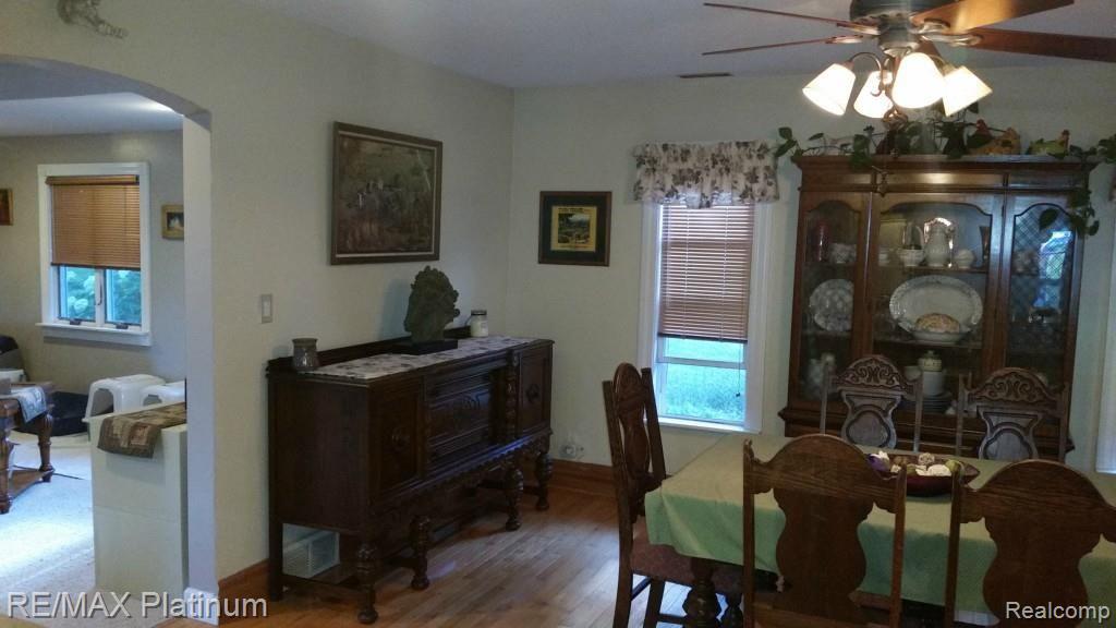 5539 Richardson Road Howell, MI 48843 - Photo 7 of 60 8.jpg