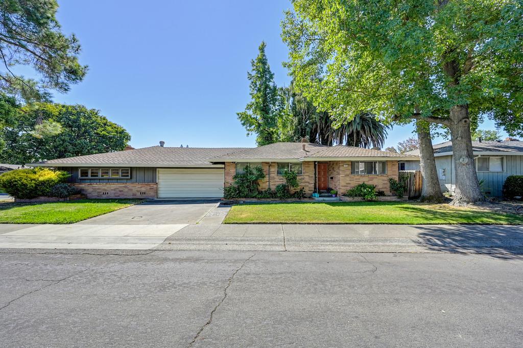 310 Bello Rio Way Sacramento, CA 95831 - Photo 33 of 62 Gallery Image 33