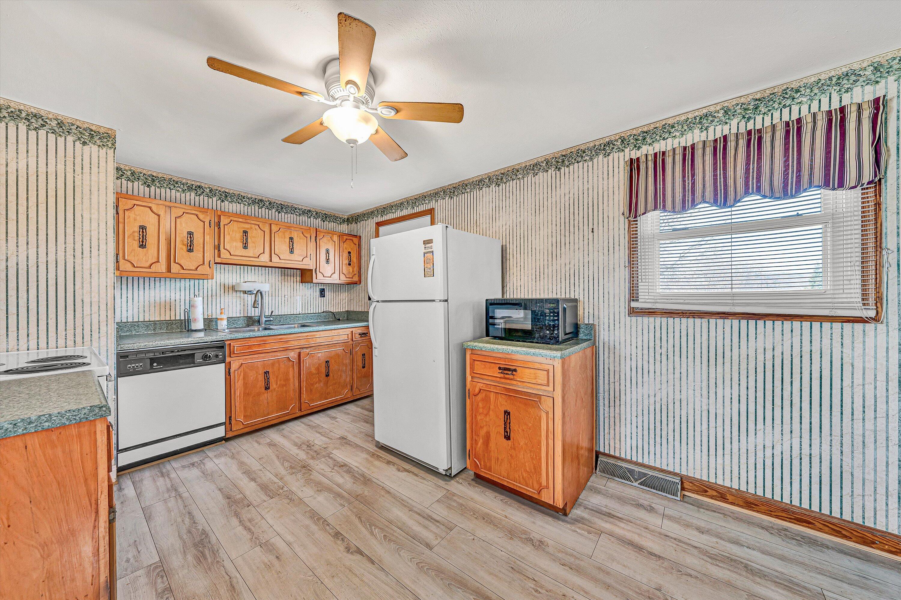 690 Scuffling Hill Road Rocky Mount, VA 24151 - Photo 7 of 24 Kitchen