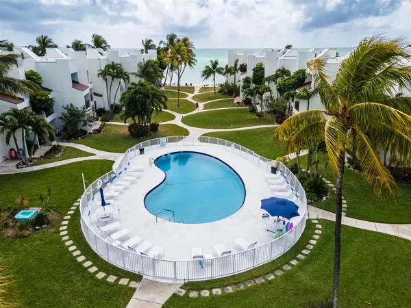 $549,000 | 601 West Ocean Drive, Unit 105D, Key Colony Beach, FL 33051