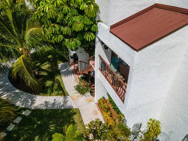 $549,000 | 601 West Ocean Drive, Unit 105D, Key Colony Beach, FL 33051