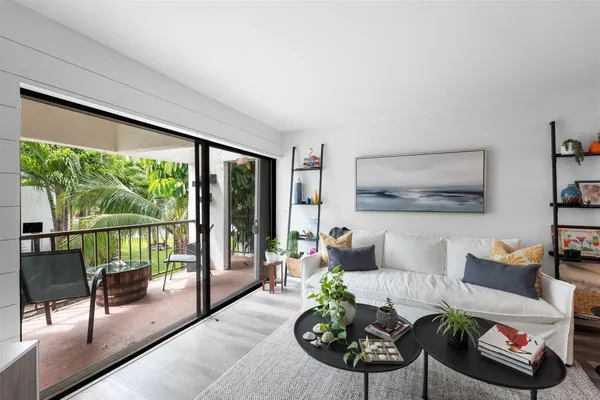 $549,000 | 601 West Ocean Drive, Unit 105D, Key Colony Beach, FL 33051