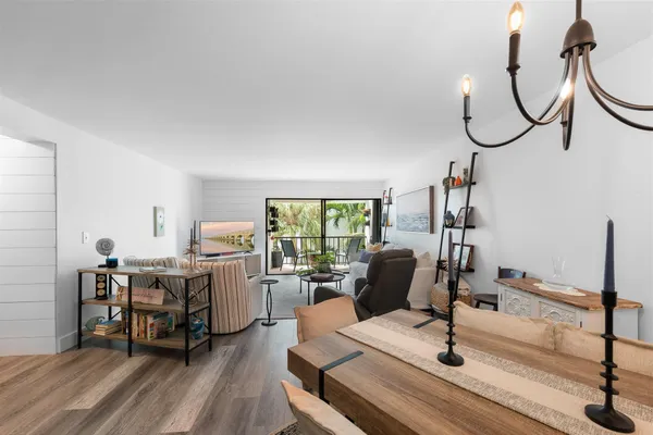 $549,000 | 601 West Ocean Drive, Unit 105D, Key Colony Beach, FL 33051