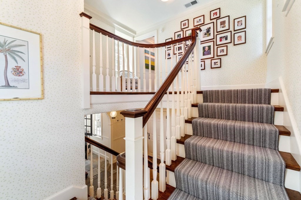 62 Carisbrooke Road Wellesley, MA 02481 - Photo 20 of 32