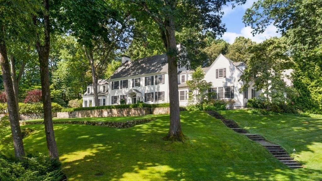 62 Carisbrooke Road Wellesley, MA 02481 - Photo 2 of 32