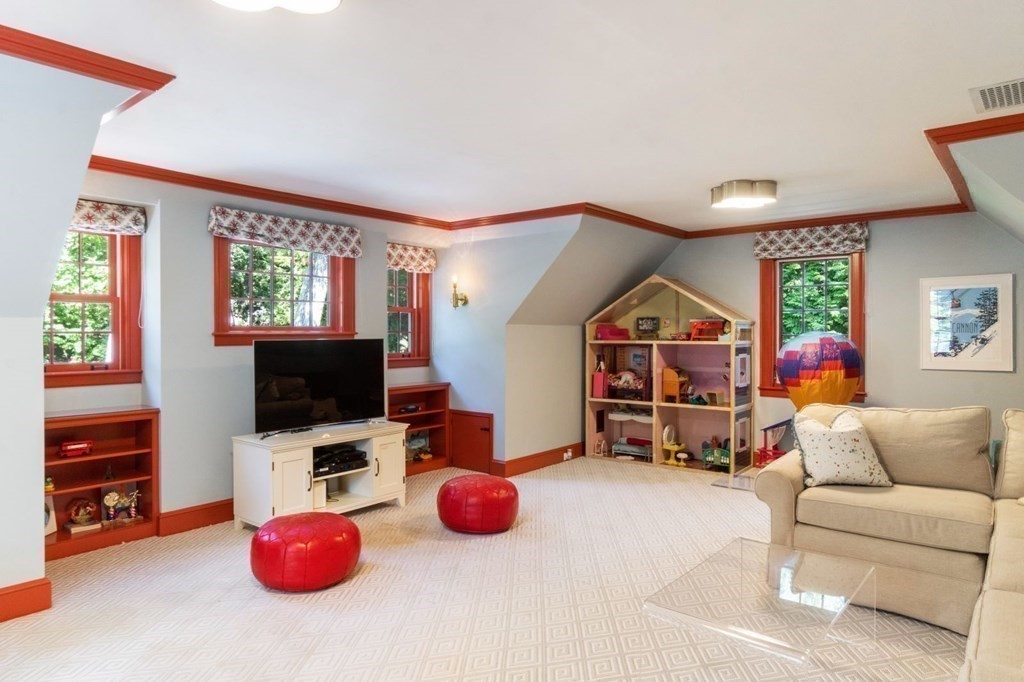62 Carisbrooke Road Wellesley, MA 02481 - Photo 24 of 32