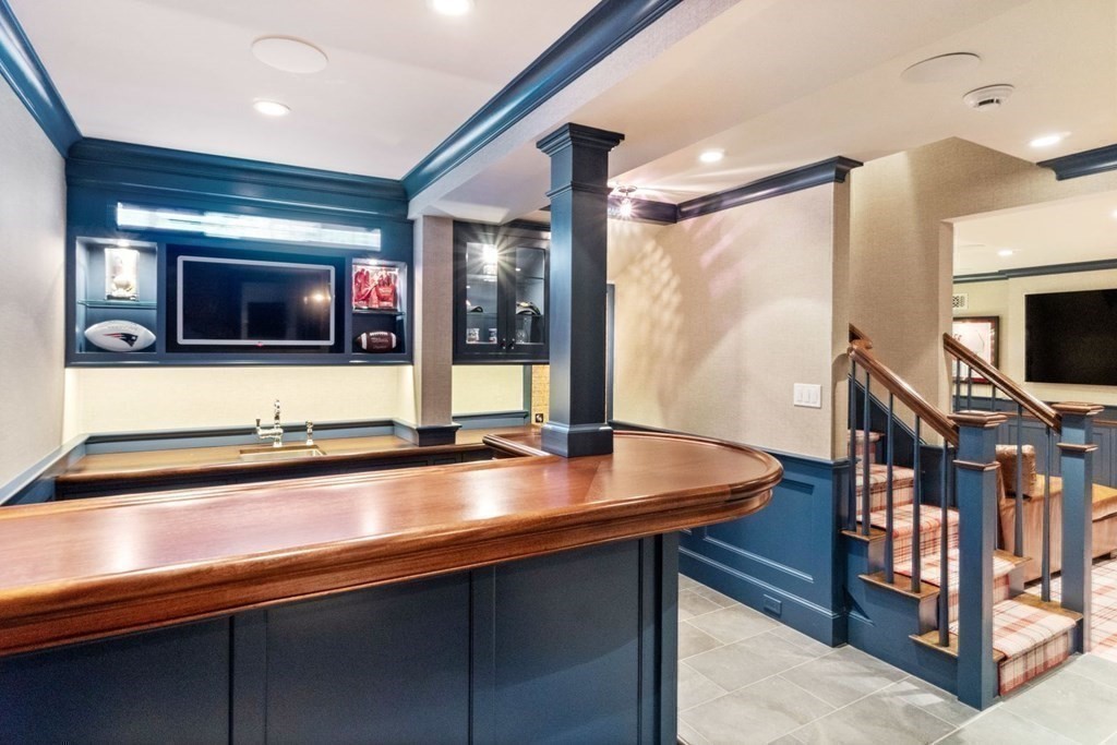 62 Carisbrooke Road Wellesley, MA 02481 - Photo 26 of 32