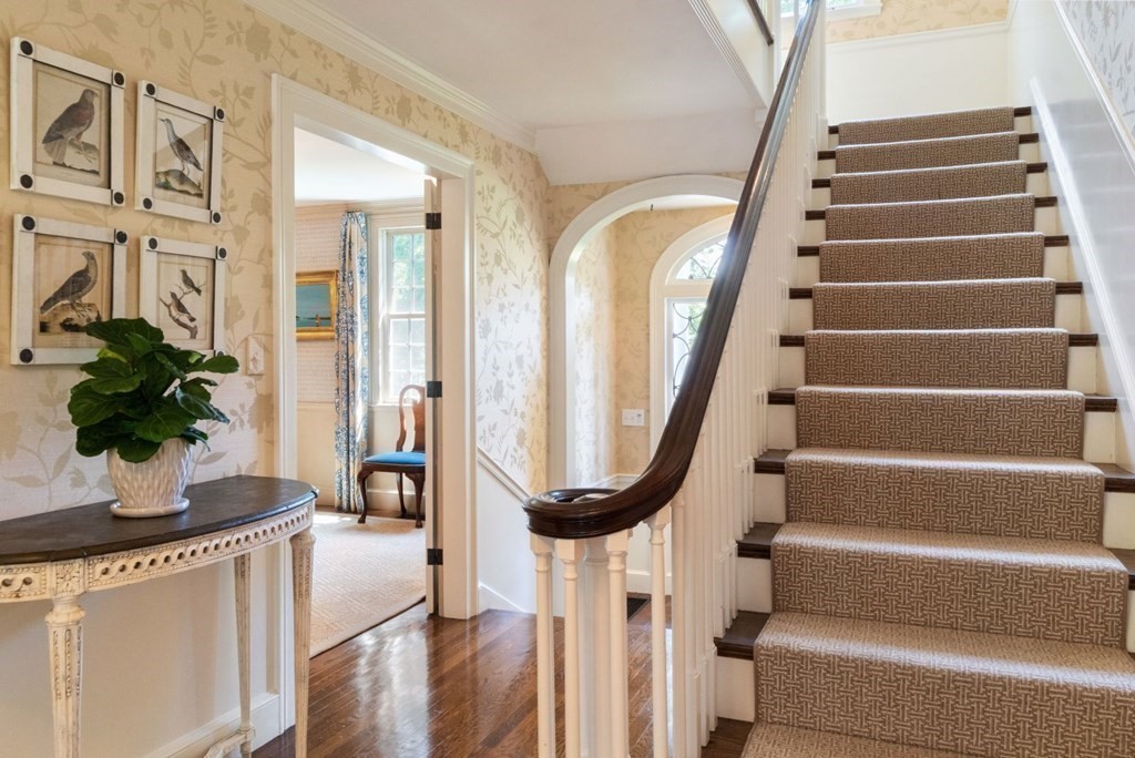 62 Carisbrooke Road Wellesley, MA 02481 - Photo 5 of 32