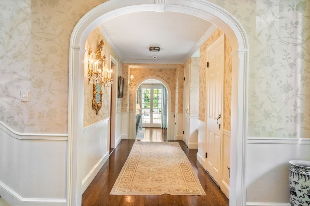 62 Carisbrooke Road Wellesley, MA 02481 - Photo 6 of 32