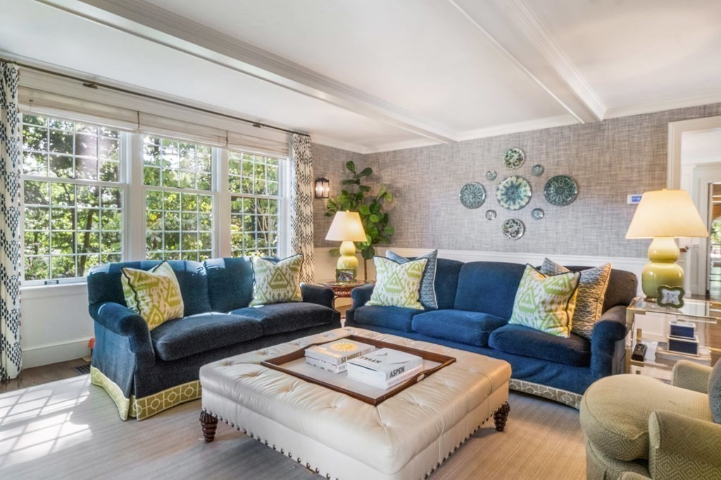 62 Carisbrooke Road Wellesley, MA 02481 - Photo 8 of 32