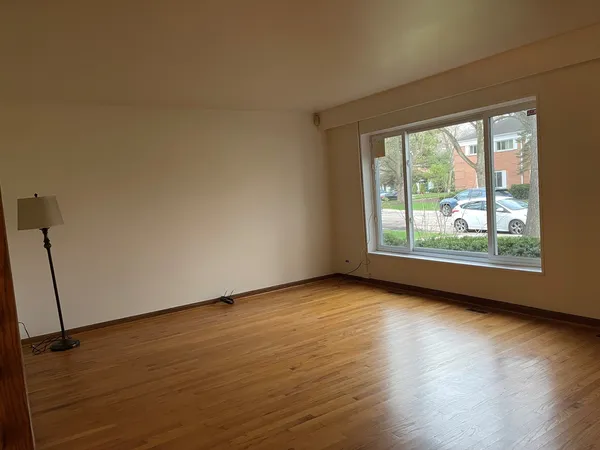 $387,000 | 1534 Palmgren Drive, Glenview, IL 60025
