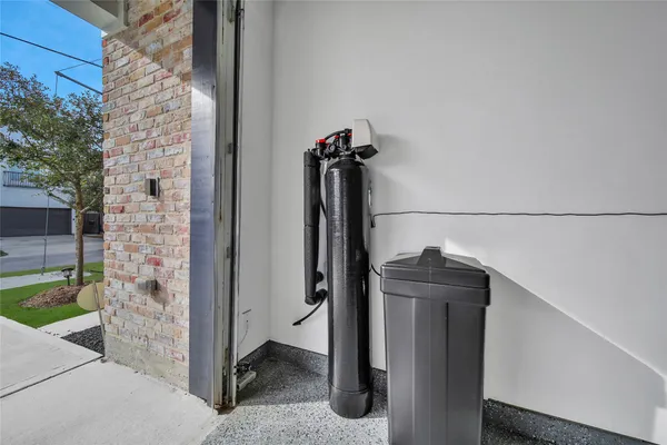 $4,600 | 1306 Laird Street, Houston, TX 77008