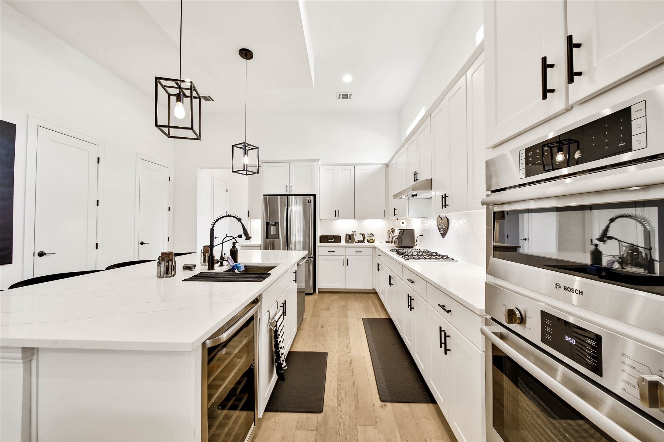 1306 Laird Street Houston, TX 77008 - Photo 7 of 22